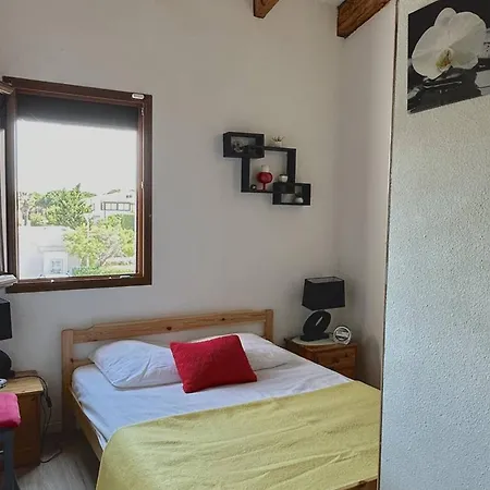 T2 Climatise Avec Mezzanine, Loggia Et Acces Direct A La - Fr-1-529-26 Le Barcarès