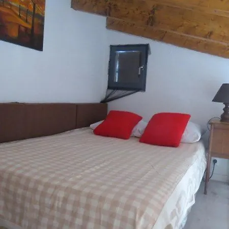 Apartment T2 Climatise Avec Mezzanine, Loggia Et Acces Direct A La - Fr-1-529-26 *